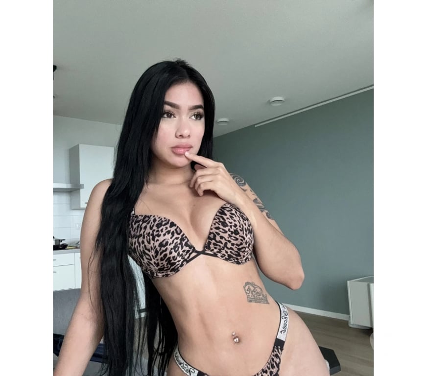 Escorts South East London Woolwich - South East London - Photos for 💯Sexy hot 🔥 Erika latina party Girl 💯