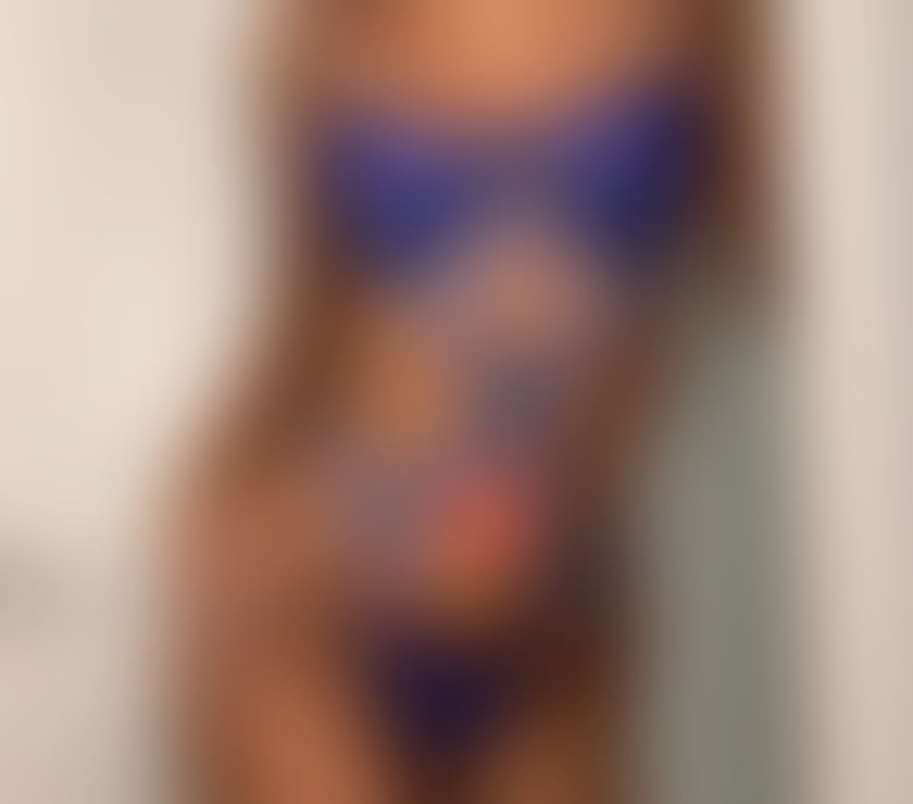 Escorts and Massages Manchester City Centre Manchester - Photos for Seductive Little Princess Molly x