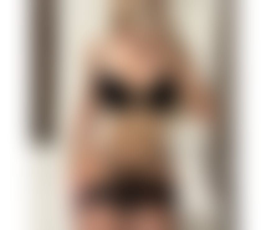 HiII am cristina call me kyss party