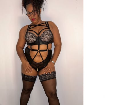 Photos for Hot 🔥 milf in the city 🔥🥳🥳💋 07729670005