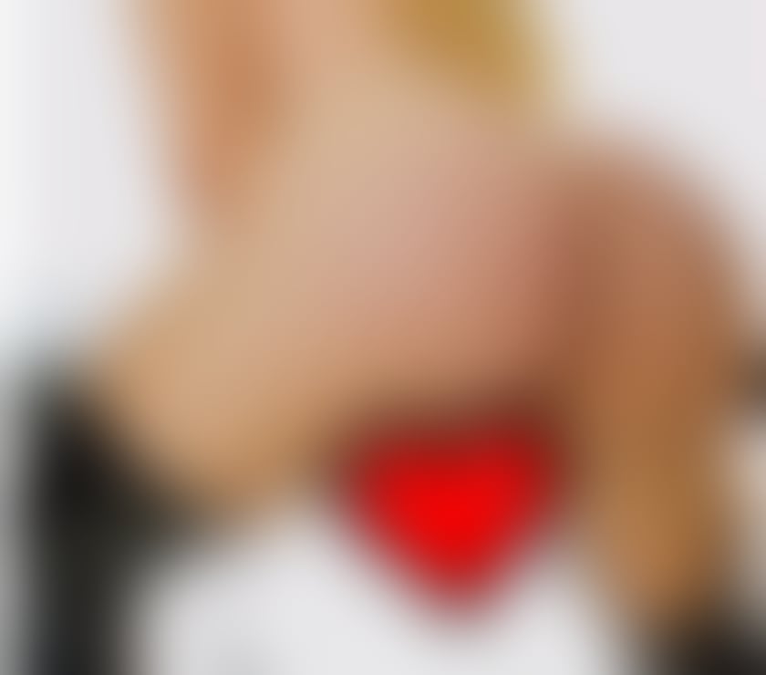 Latina girl partying tonight