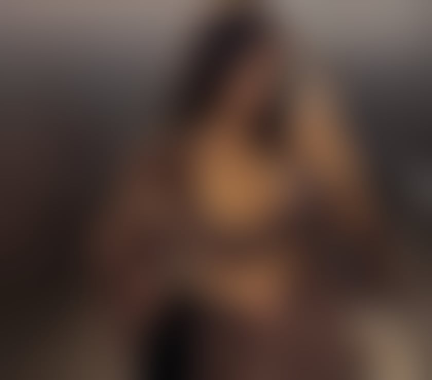 PETITE BRUNETTE 🖤 ONLY OUTCALL