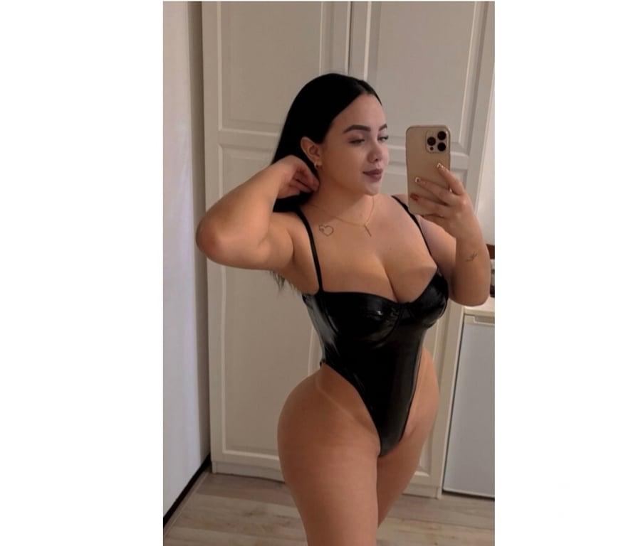 Escorts Derry and Strabane Strabane - Derry and Strabane - Photos for Hola soy Kimberly una chica simpática y caliente.