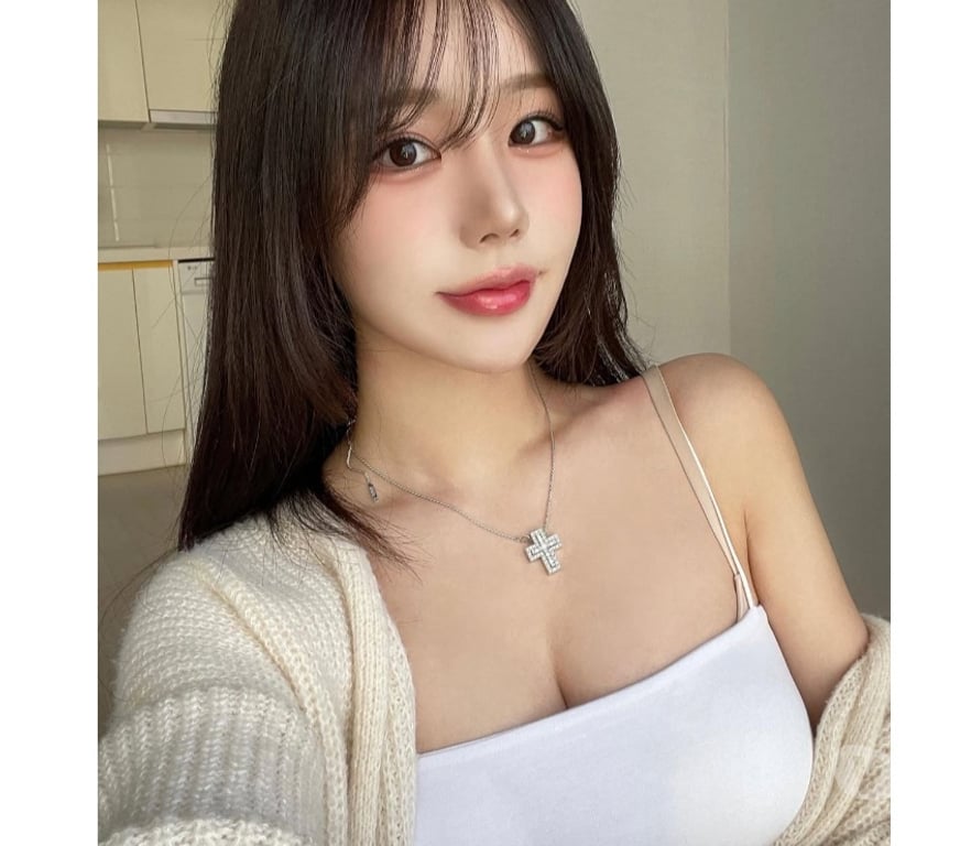 Escorts Surrey Elmbridge - Photos for Asian HOT MASSAGE🌸 Weybridge