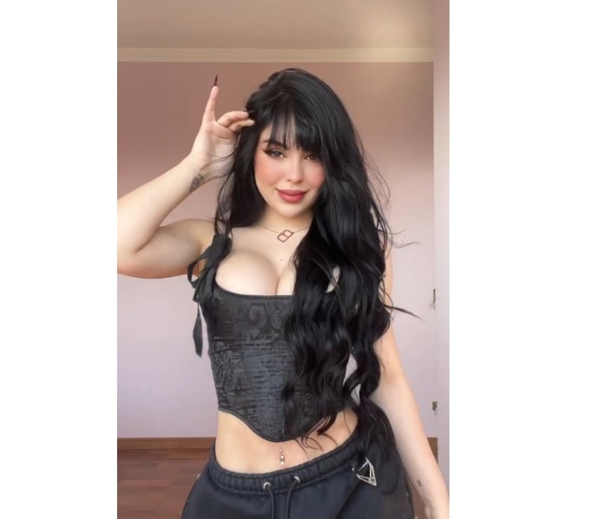 STUNNING 🤩 PARTY GIRL 🥳BEST ONE