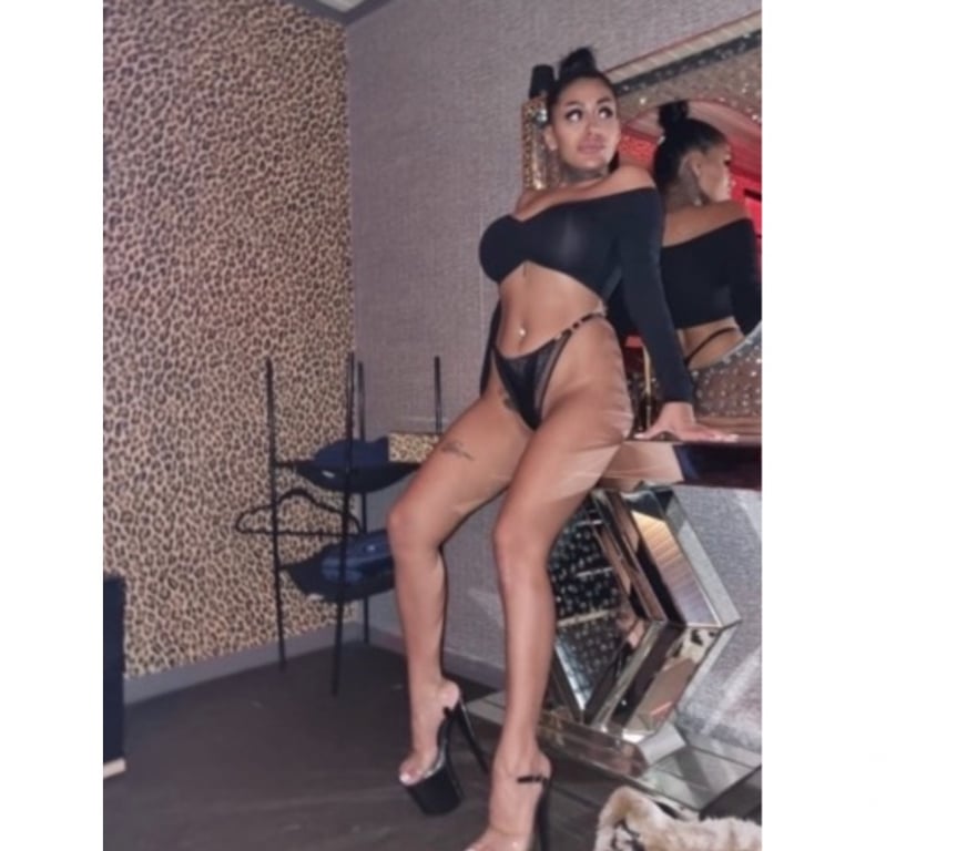 Escorts Buckinghamshire High Wycombe - Buckinghamshire - Photos for CURVY 🍑KLEO🔞❌❌❌naughty&party ☎️📞
