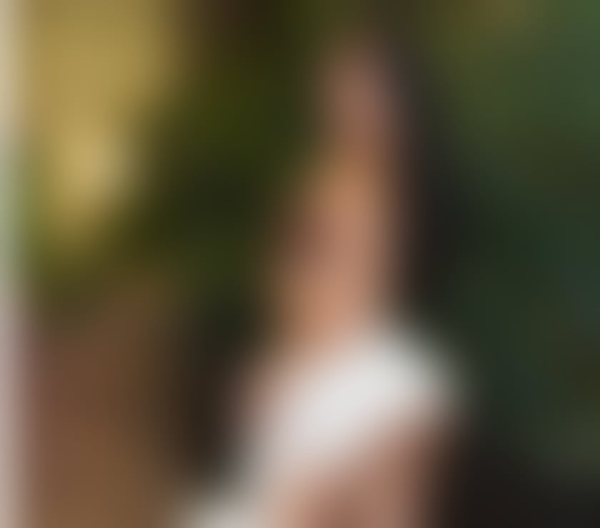 Hot Brazilian woman in the city🔥🔥🇧🇷