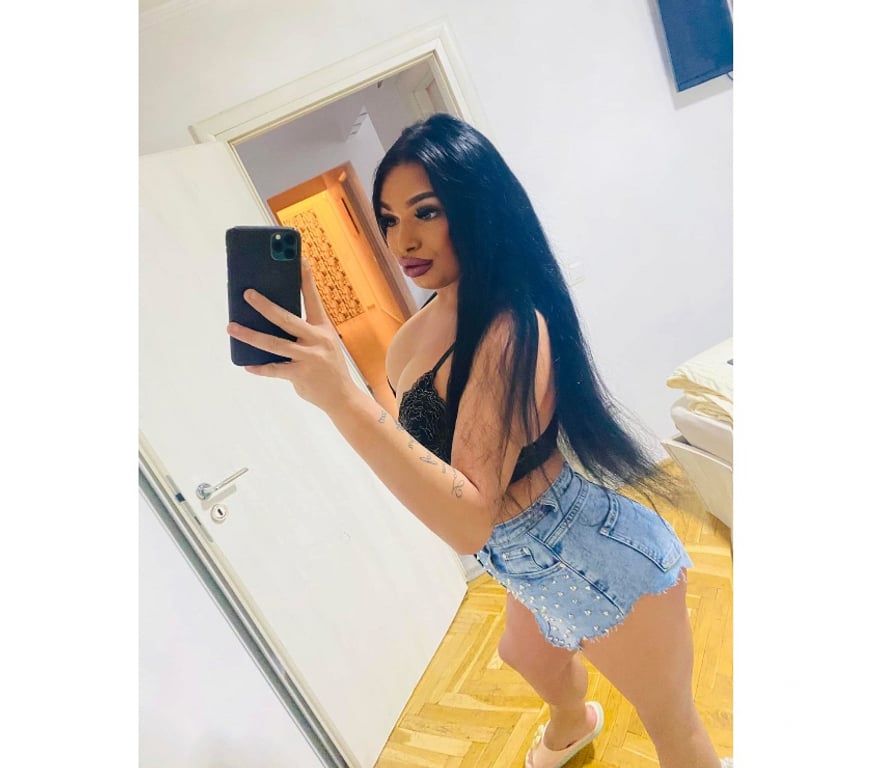 Trans Escorts South West London Sutton - Photos for 🍆jessy party trans 👅big boobs 👅full service 👅