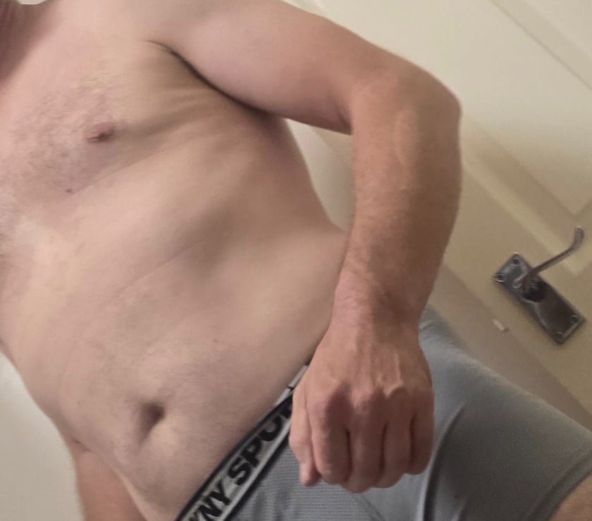  Escorts Bromley Common South East London - Photos for Horny male looking to please!!