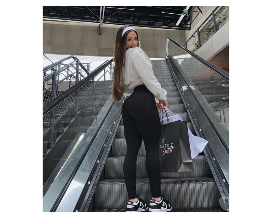 Escorts West London Edgware Road (Bakerloo) Station - West London - Photos for extremely hot brunette, new in town!!!