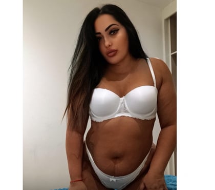 Escorts and Massages Hounslow Central Station Hounslow - Photos for CHOCOLATE LOVER BIG BUM CANDY