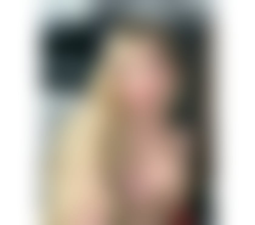 Blonde in Sweet Way and Hypnotizing Look ☺️