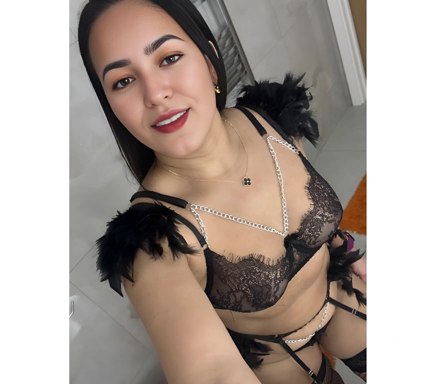 Escorts North London Enfield - Photos for MAYA BRAZILIAN PARTY 🥳🎉