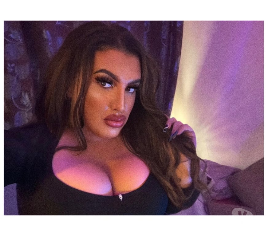 Escorts North London East Finchley - North London - Photos for TRANS AMELIA FAT ASS SHEMALE PARTY TS 🍑👄