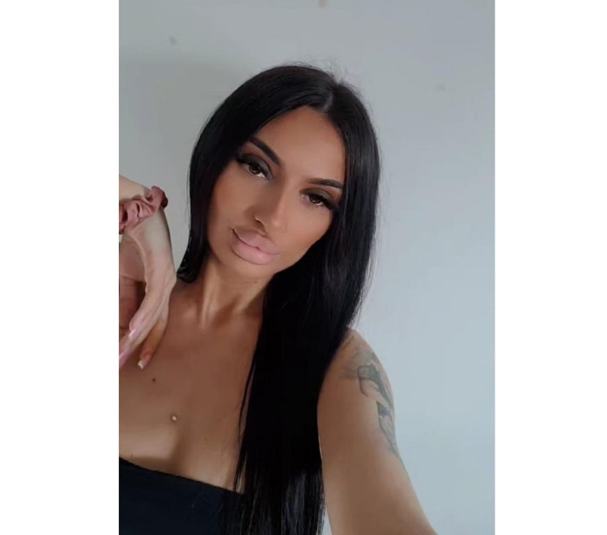 Escorts Peterborough Peterborough City Centre - Peterborough - Photos for NEW BRUNETTE ONLY OUTCALL