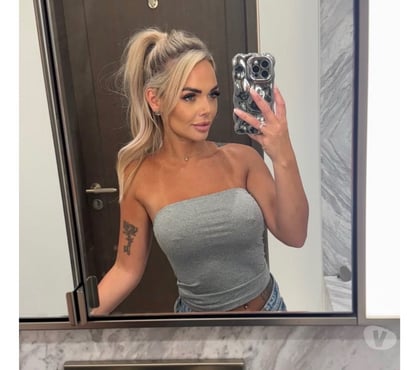  Escorts Slough Town Centre Slough - Photos for 🪩 LOVE TO PARTY🔝HOTTEST 🔝SLIM🔞