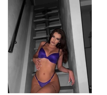 Escorts and Massages Belfast City Centre (South) Belfast - Photos for Delia Sexy Girl