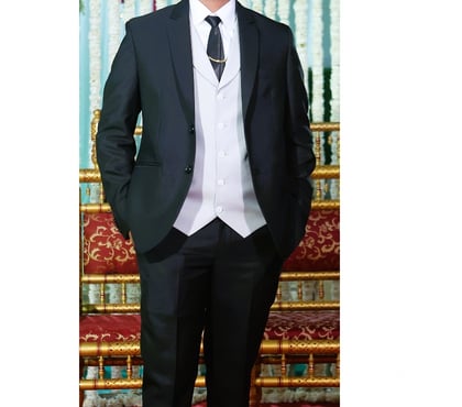 Escorts Bank Station Central London - Photos for Attentive and Well-Presented Gentleman Companion