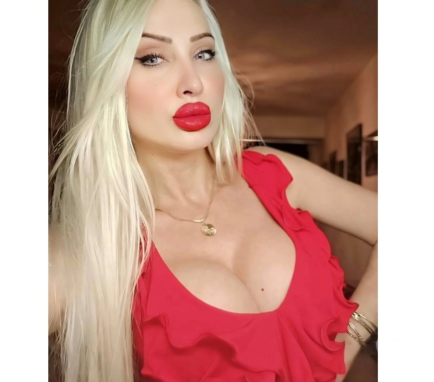 Escorts Kent Tonbridge and Malling - Photos for '*•.¸♡BIG BOOBS ♡¸.•*'OUTCALL💯REAL✅