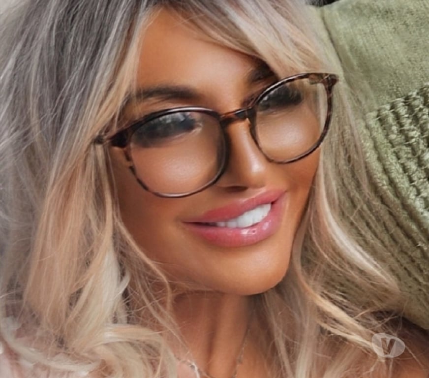 Escorts Warrington Warrington Town Centre - Warrington - Photos for English escort size 10 curves in all tight places