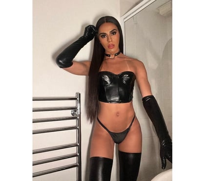 Transsexual Escorts Aldgate East Station East London - Photos for Miss Victoria Brazilian Hot Ts