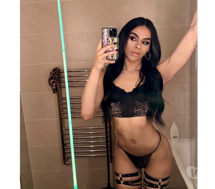 Transsexual Escorts Aldgate East Station East London - Photos for Miss Victoria Brazilian Hot Ts