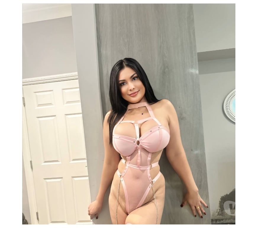 Escorts North London Hornsey - North London - Photos for Selena Sexy Escort and B2B massage