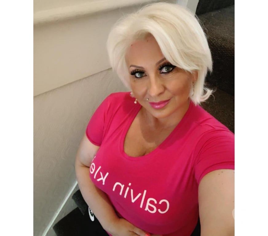 Escorts East London Havering - Photos for Hot Amanda Milf Big natural boob's gfe French kiss