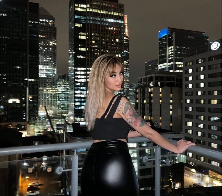 Escorts Devon Torbay - Photos for Party girl , car meetings and Videocall’s