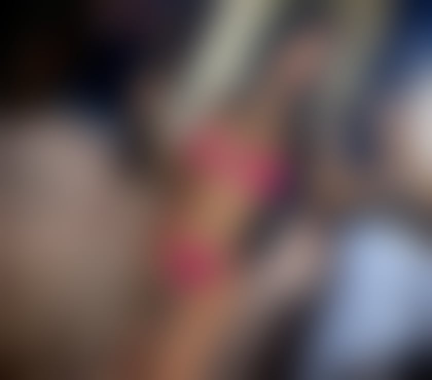 Escorts West Yorkshire Bradford - Photos for New in town I'm Petite Discreet Real brunette