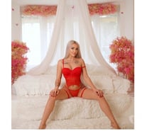 BLONDE PORNSTAR GODDESS-PARTY WOMAN-BEST