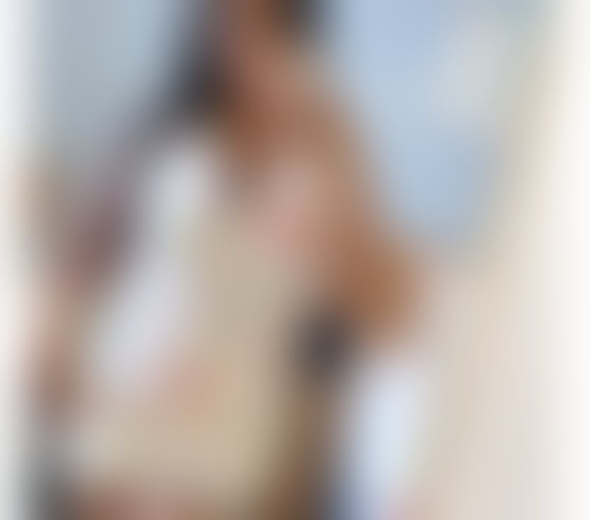 Selena🥰Party girl💗New in Town😛