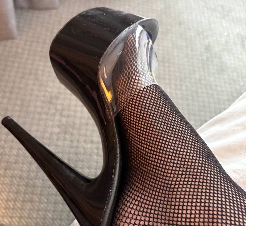 Escorts Wiltshire Swindon - Photos for English Curvy Escort Available In Swindon for Incalls