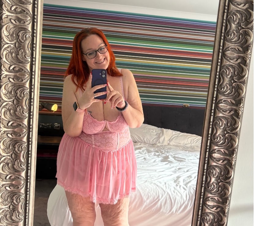 Escorts Wiltshire Swindon - Photos for English Curvy Escort Available In Swindon for Incalls