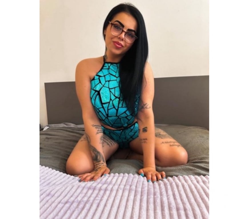 Escorts West London Hounslow - Photos for 👱‍♀️Visit Valentina 👓😋🍑 REAL PSE