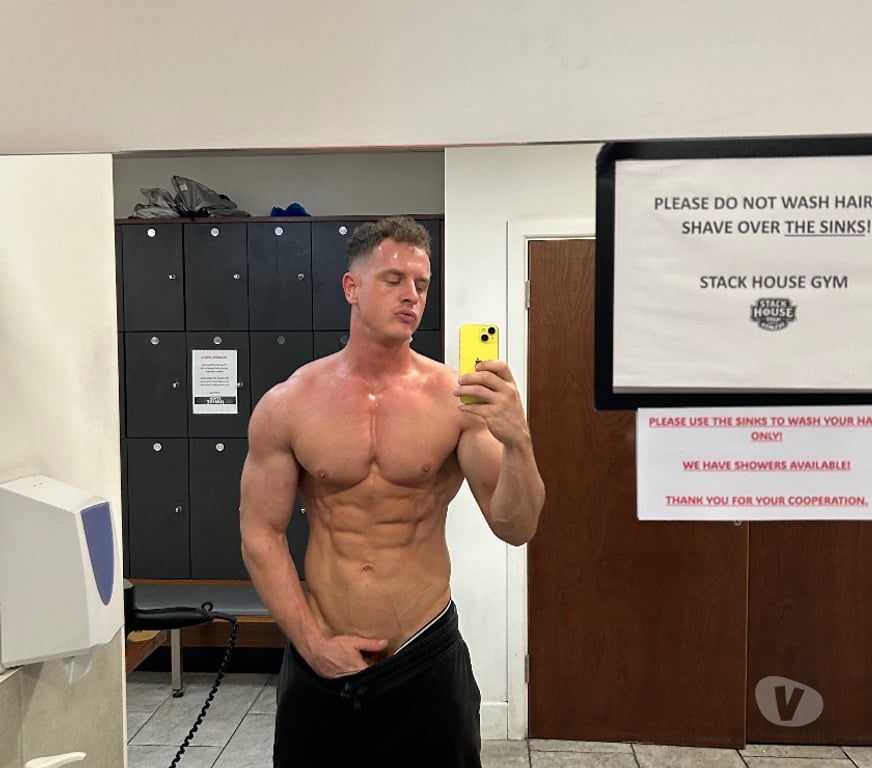 Escorts Essex Rochford - Photos for Male Escort available for hire