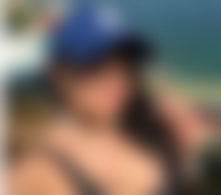 AMAZING SERVICE - SEXY OUTFITS - CROYDON