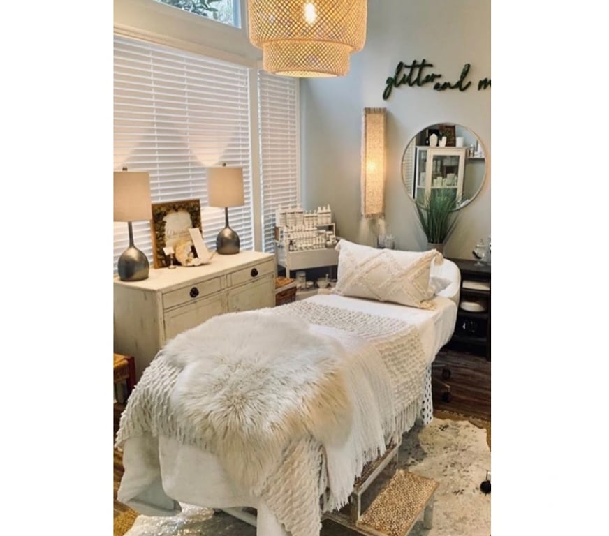 Escorts Surrey Runnymede - Photos for Tantric massage , Dip tissue with Laura