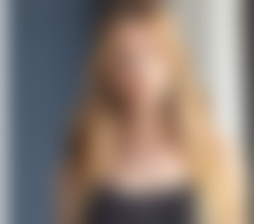 Mari🥰 Hot Brazilian Girl 🇧🇷 Party Girl 👧