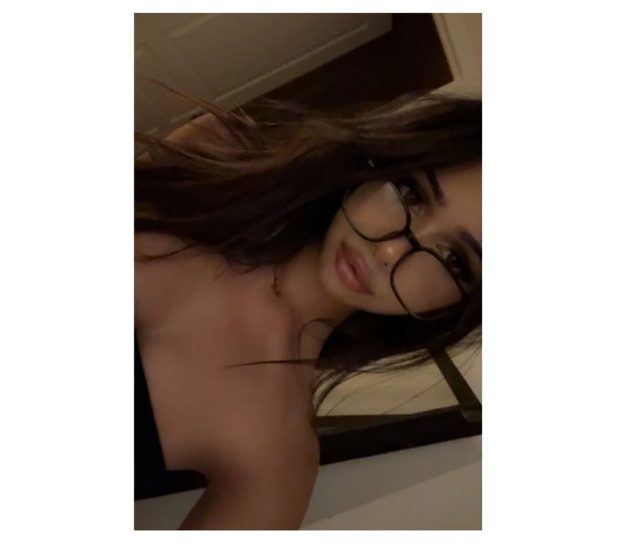 Escorts North London West Finchley Station - North London - Photos for EMMA 🍑 Party girl 🥂 WET and HORNY 💦