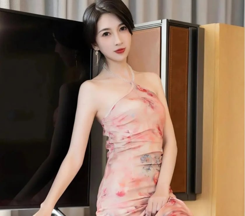 Escorts Edinburgh Holyrood Park - Edinburgh - Photos for 07756069182🌸 Velvet Reflection · Kind & Peaceful