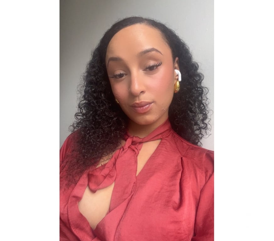 Escorts Glasgow Newlands - Glasgow - Photos for Mid 20's Girly bored home alone. Feeling Spontaneous? xox