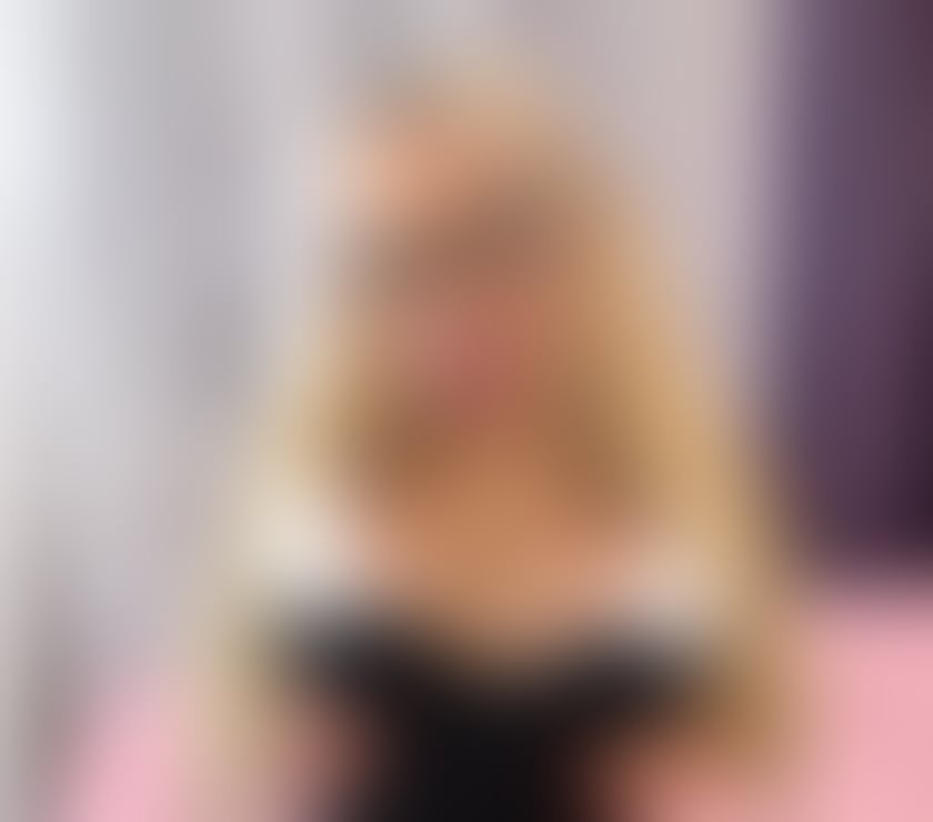 Photos for 🍓😈💕 ⭐BELLA — YOU’RE TOO TEMPTING! 🍓