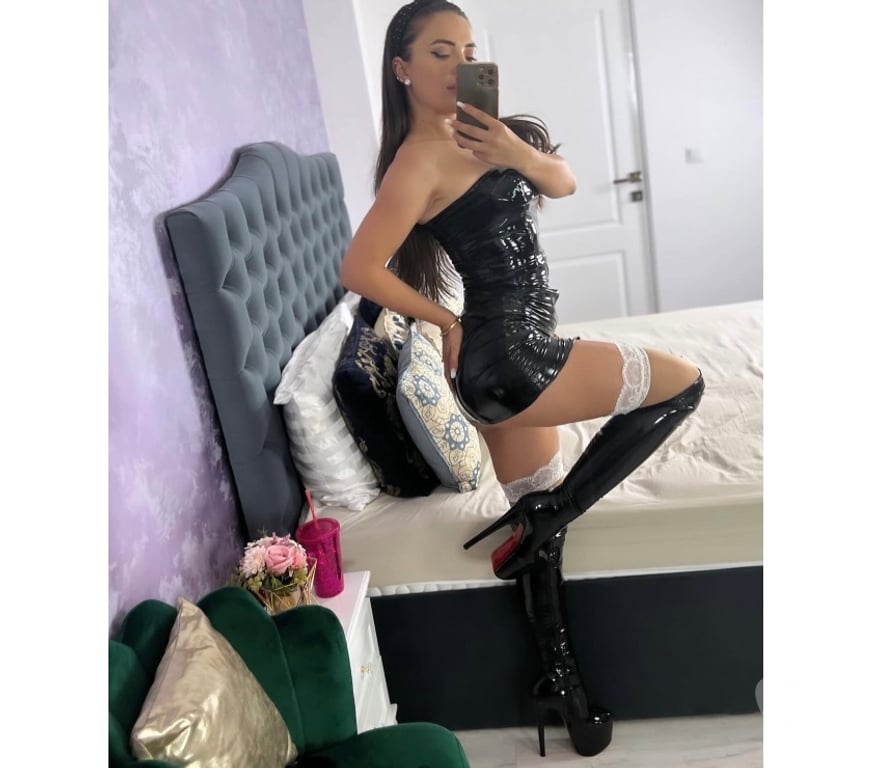 Escorts Gloucestershire Gloucester - Photos for 🍒Petite Kelly 🎀 New Here ❤️ High Class and Genuine