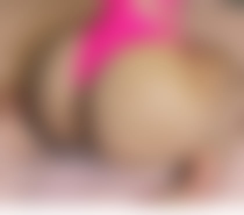 Hi mi name is Julia , New girl