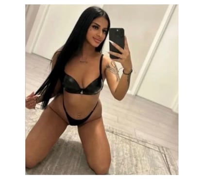 Escorts Swansea City Centre Swansea - Wales - Photos for 🍒NAUGHTY Deea 🪩 🔝HOTTEST BRUNETTE 🔝PARTY