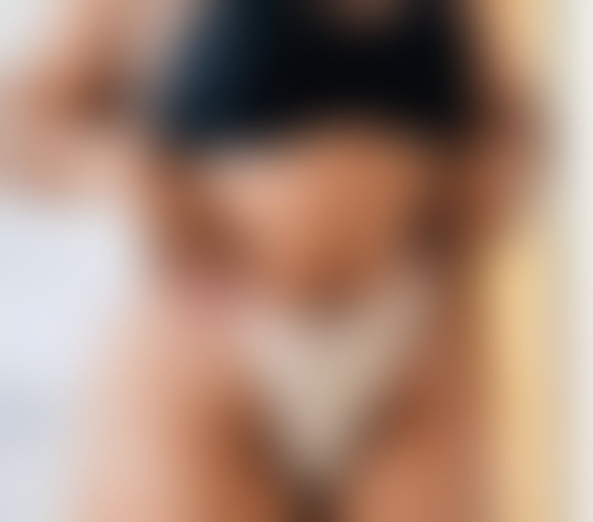 Escorts South West London East Sheen - South West London - Photos for Ebony Curvy Beauty With a Big Booty & Sweet Smile