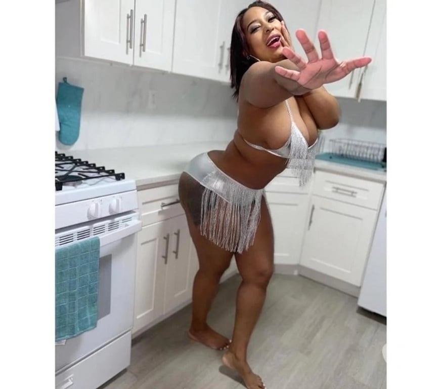 Escorts South East London Sydenham - South East London - Photos for HOT Fun Loving Latina AMELIA! 🎉PARTY🎉