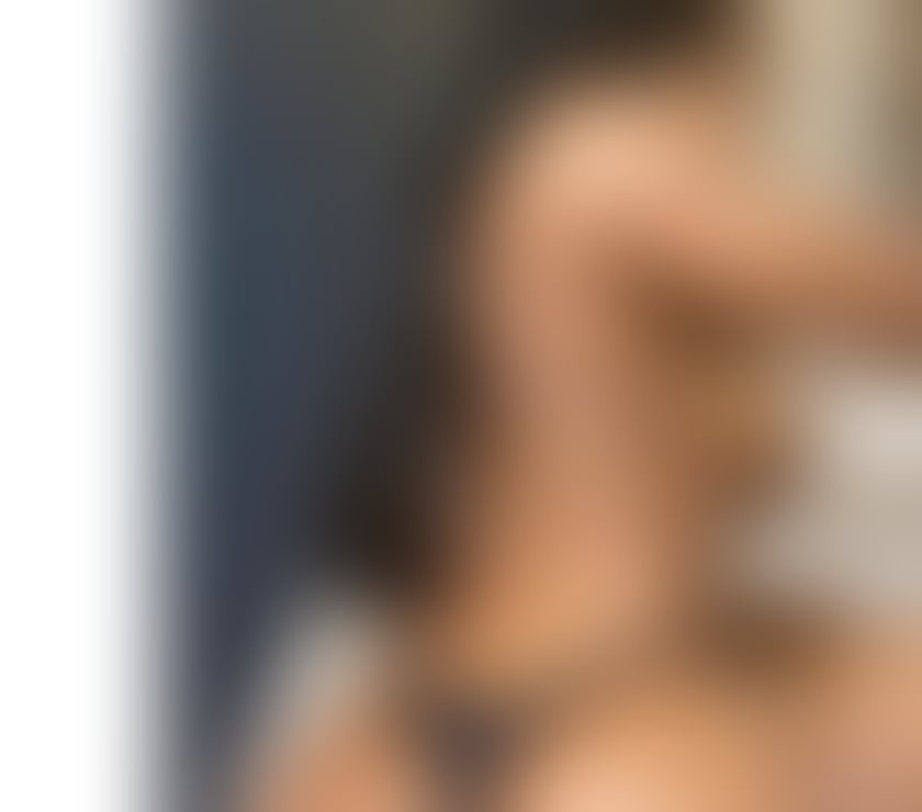 Escorts Surrey Spelthorne - Photos for Latina black Girl 🍑🥳 Party 🥳🎉 07353214693