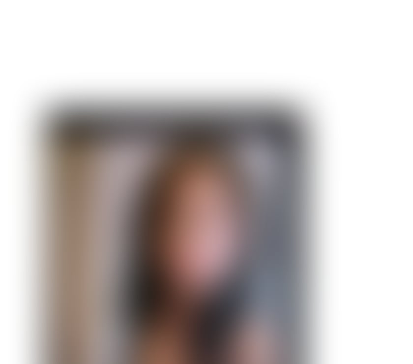 Mona is here to satisfy your fantasies 🍓 B2b